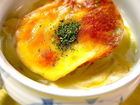 味噌とミルクの和風オニオングラタンスープ